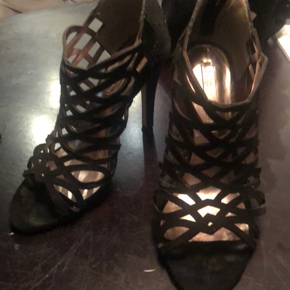 BCBG Maxazria shoes in size 6.5 - Picture 1 of 7